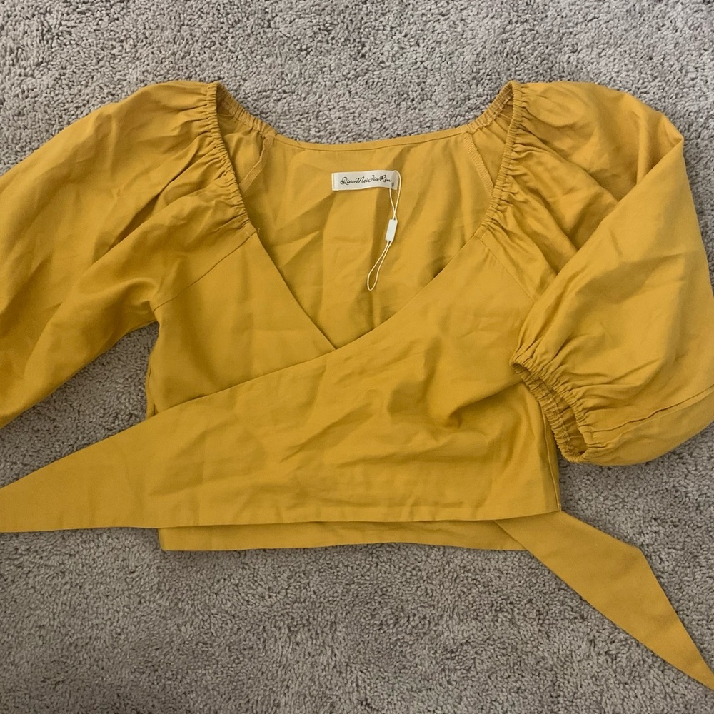 Tie Around Puffy Sleeve Crop Top